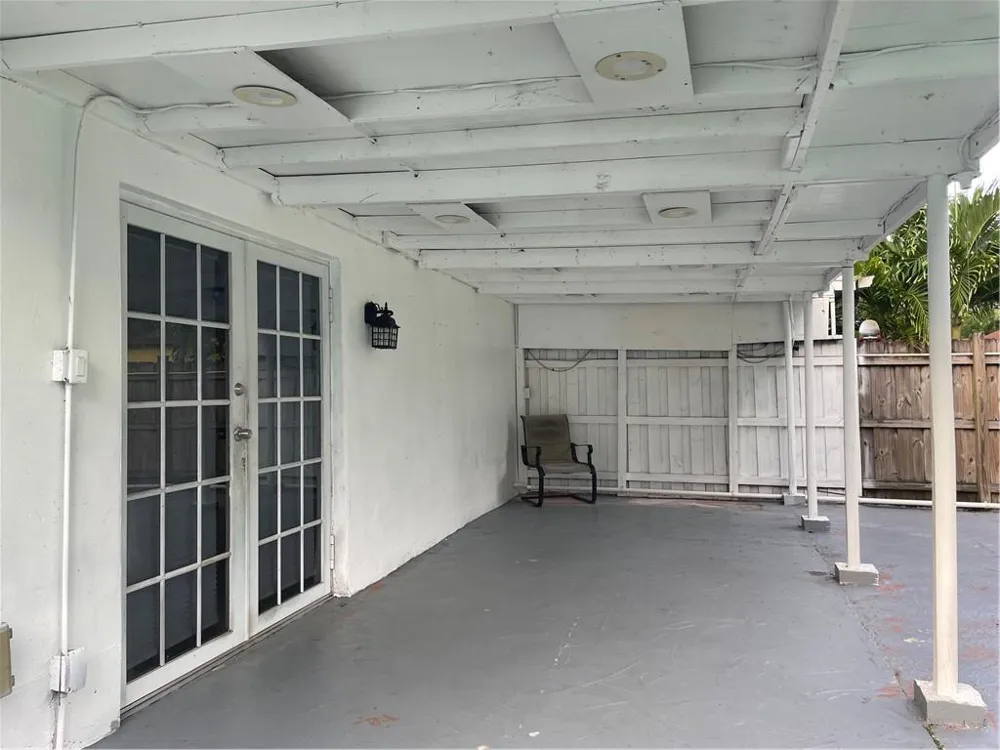 6902 SW 15th Street North Lauderdale, FL 33068