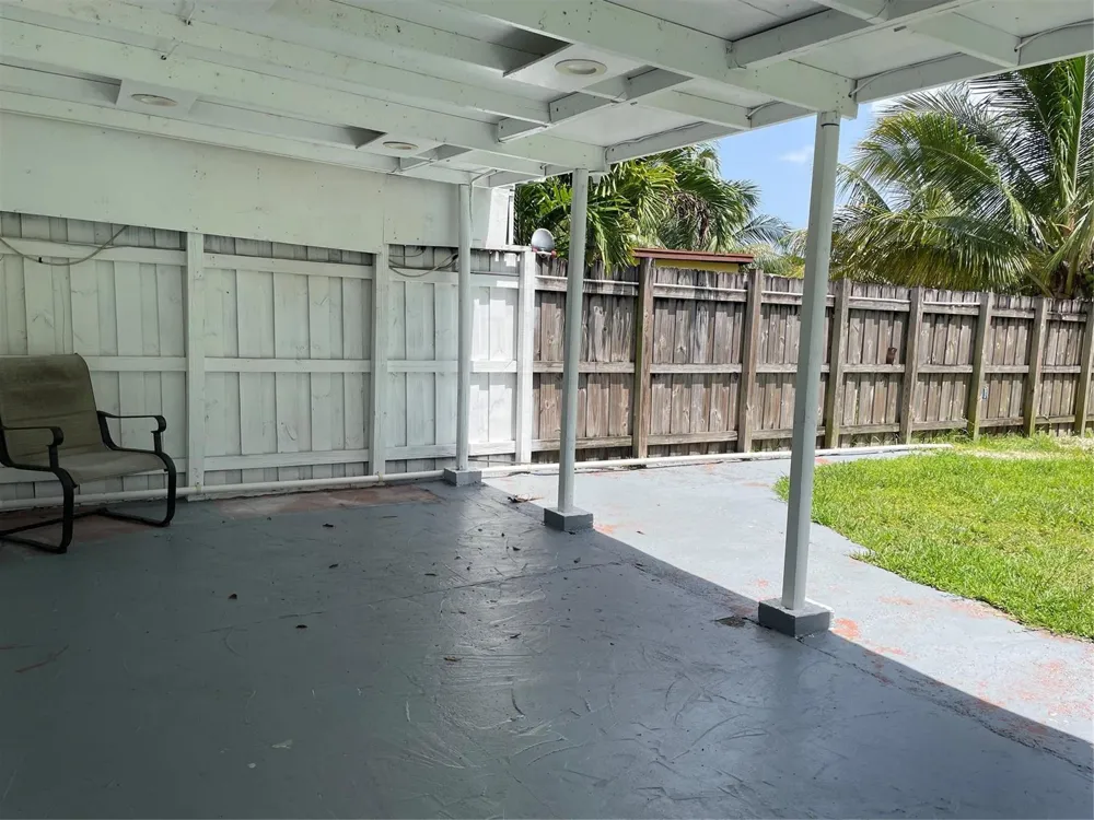 6902 SW 15th Street North Lauderdale, FL 33068