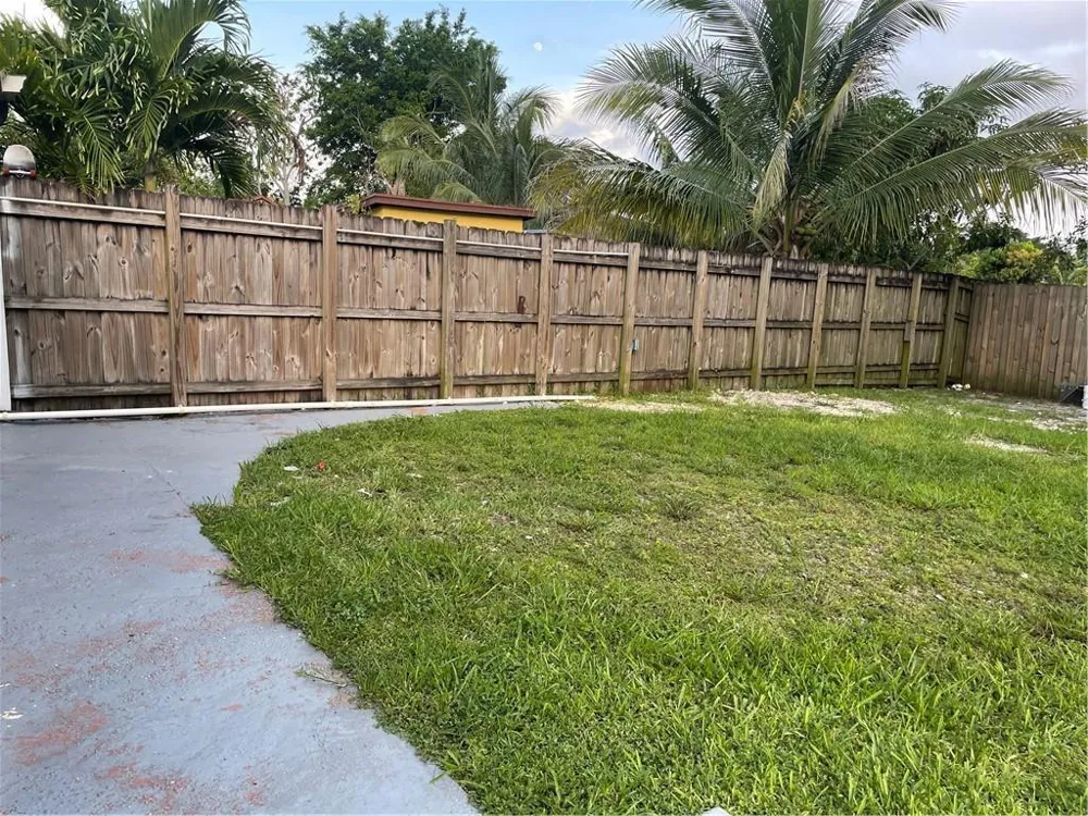 6902 SW 15th Street North Lauderdale, FL 33068
