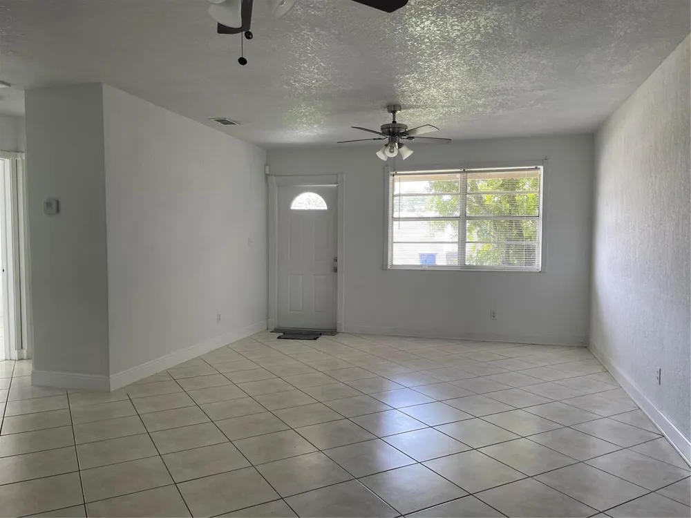 6902 SW 15th Street North Lauderdale, FL 33068