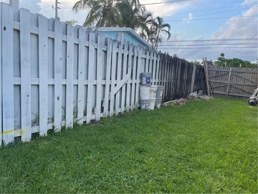 6902 SW 15th Street North Lauderdale, FL 33068