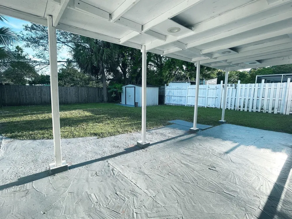 6902 SW 15th Street North Lauderdale, FL 33068