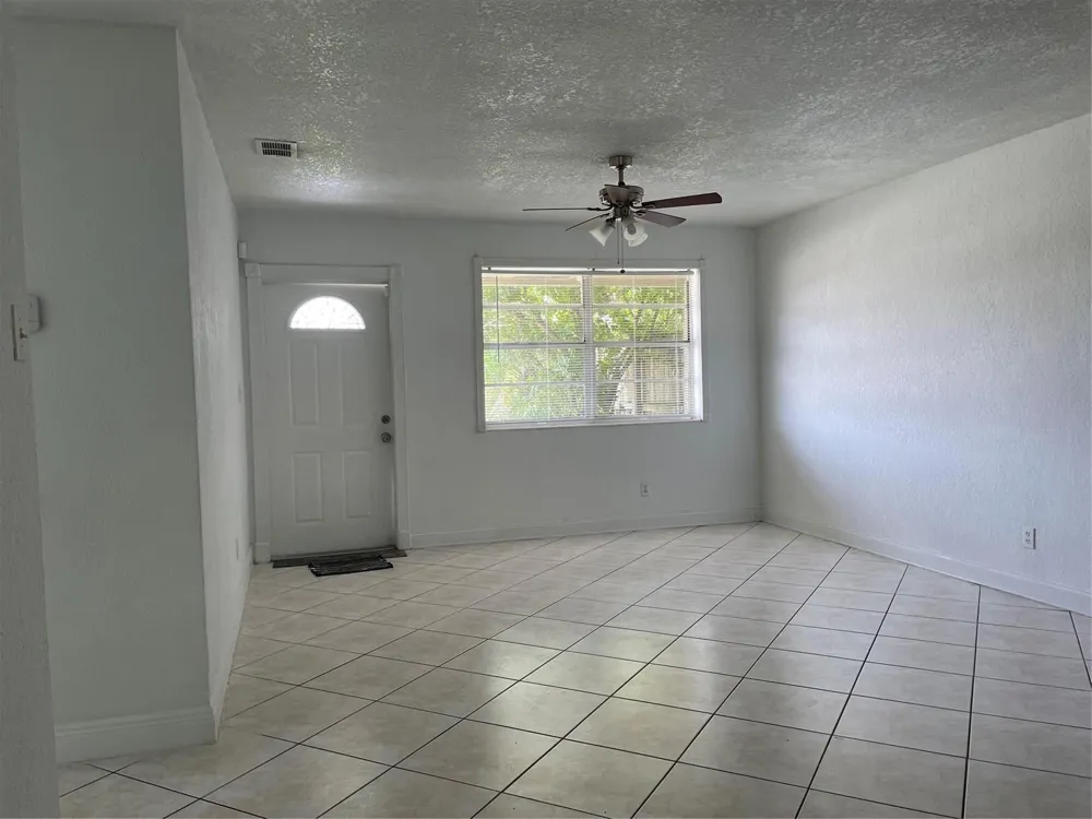 6902 SW 15th Street North Lauderdale, FL 33068