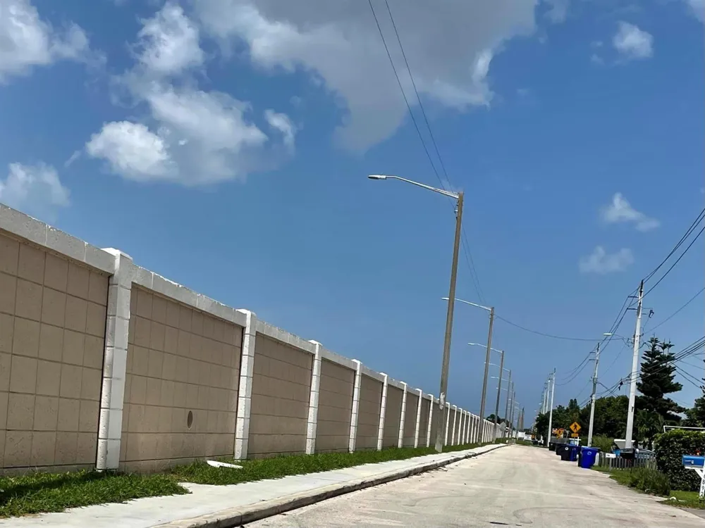 6902 SW 15th Street North Lauderdale, FL 33068