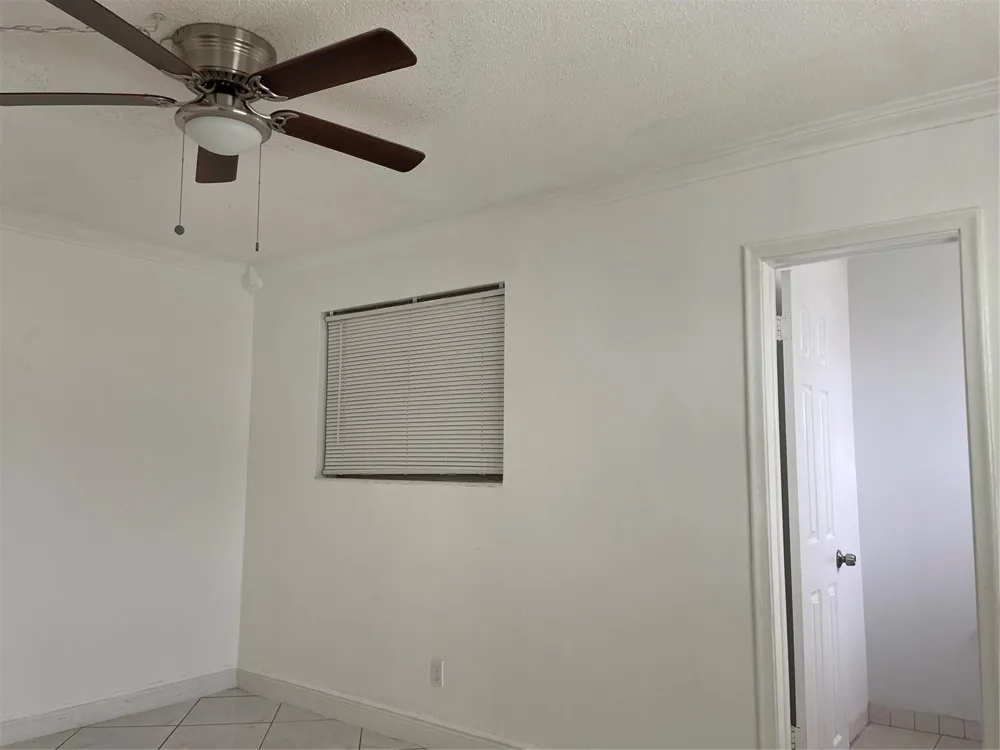 6902 SW 15th Street North Lauderdale, FL 33068