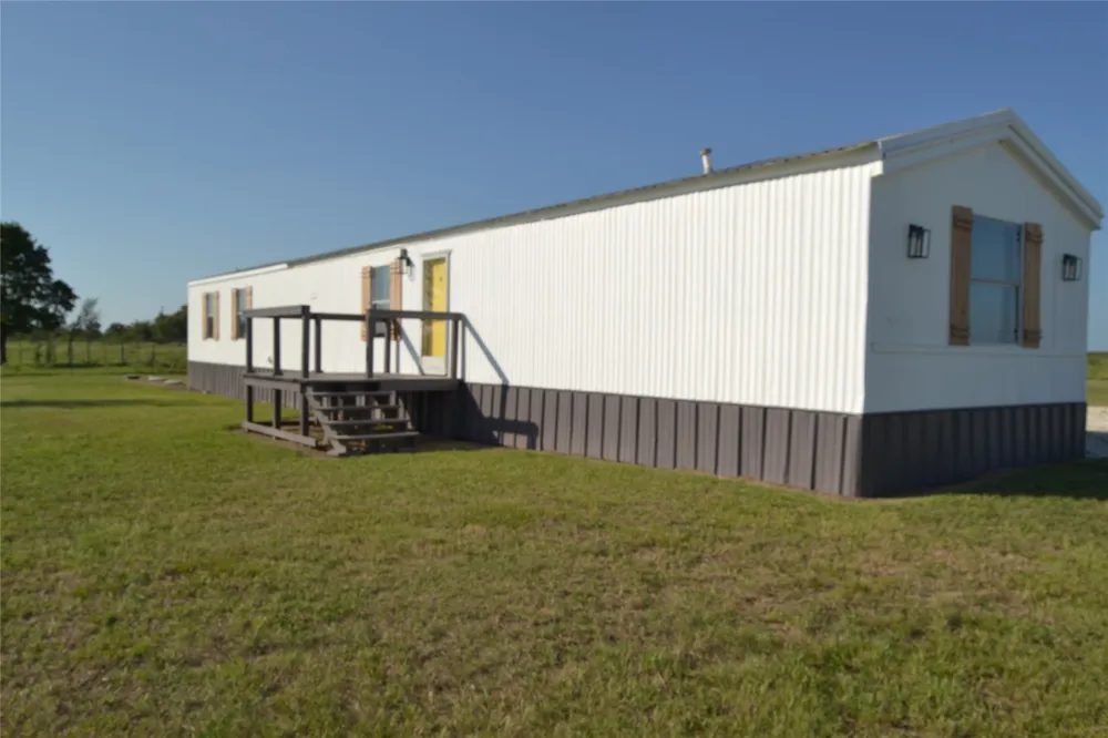 5893 SE County Road 2050 Corsicana, TX 75109