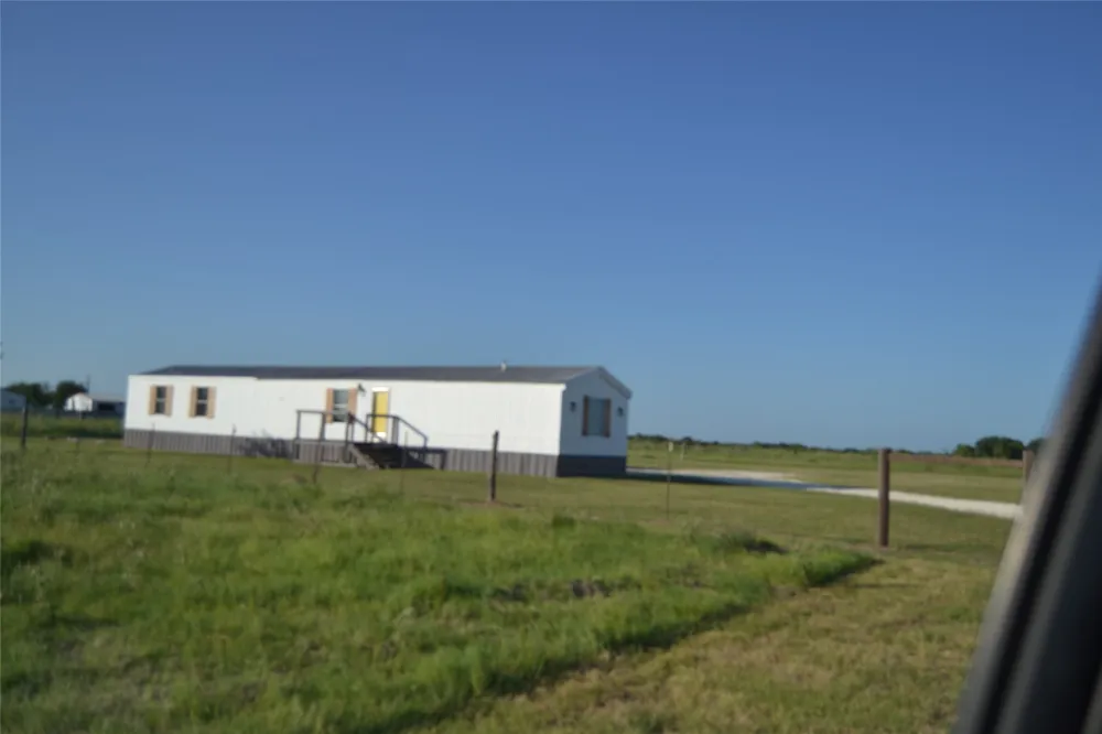 5893 SE County Road 2050 Corsicana, TX 75109