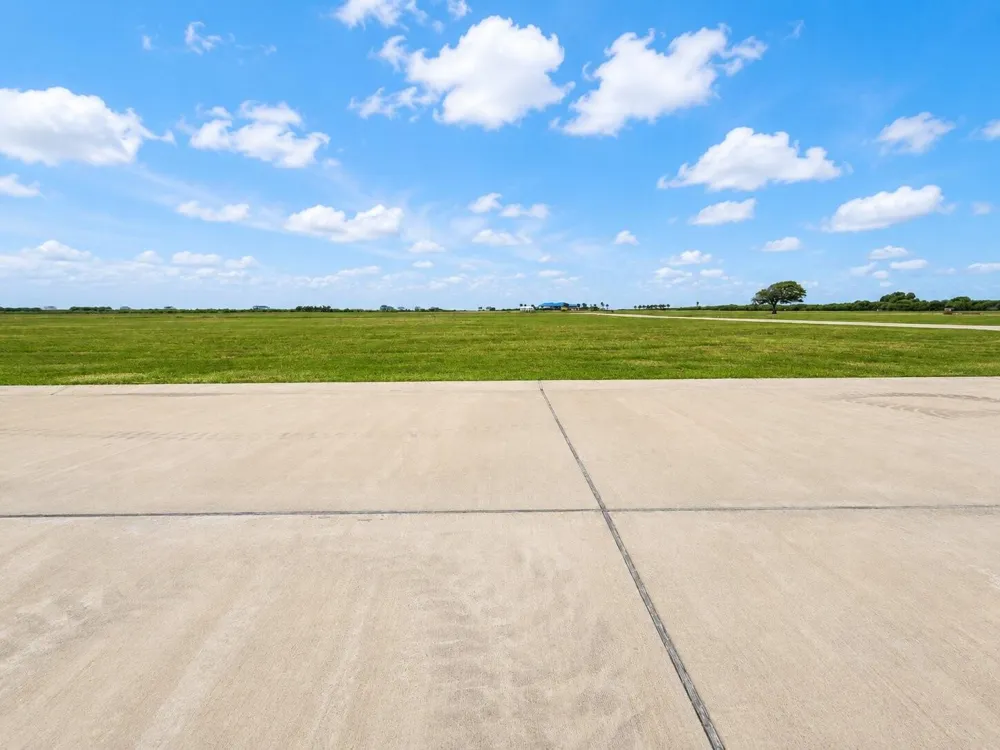 2924 Hammock Court Palacios, TX 77465