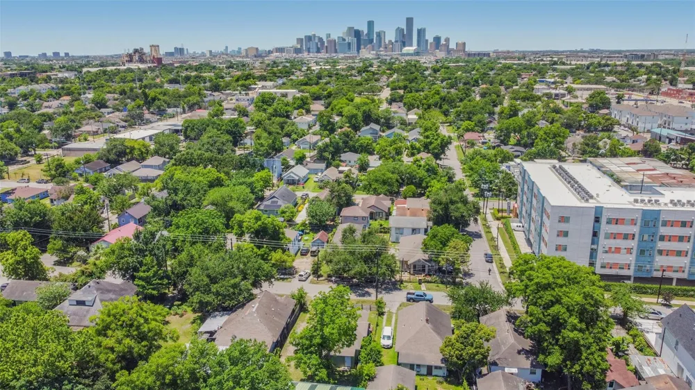 220 Engel Street Houston, TX 77011