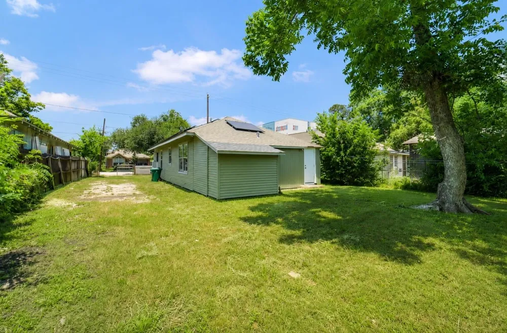 220 Engel Street Houston, TX 77011