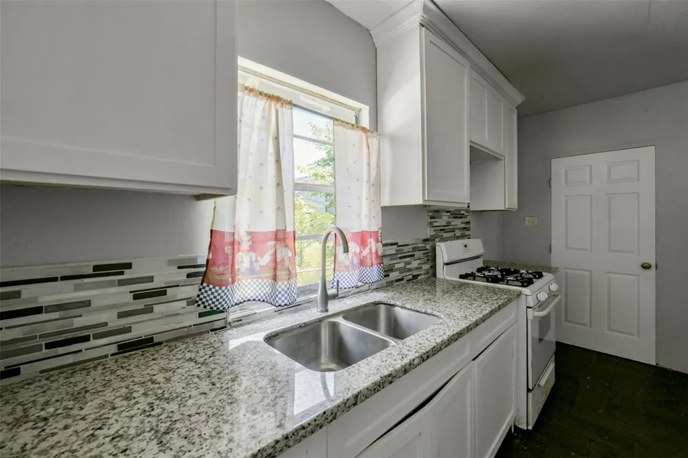 220 Engel Street Houston, TX 77011
