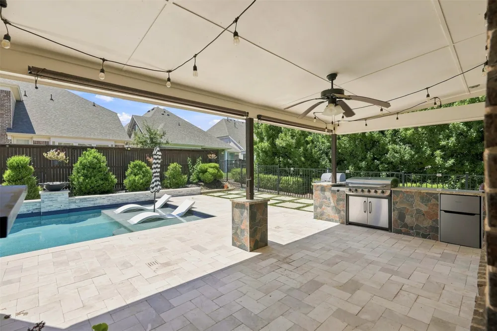 1317 Mary Horn Drive Aubrey, TX 76227