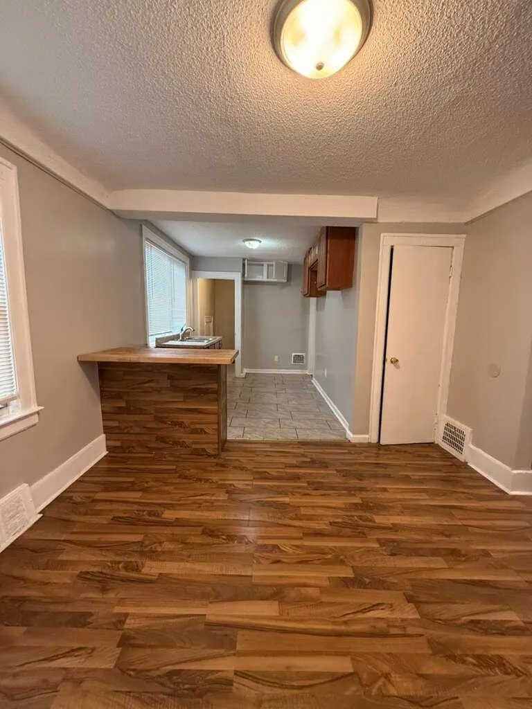 16584 Blackstone Street Detroit, MI 48219