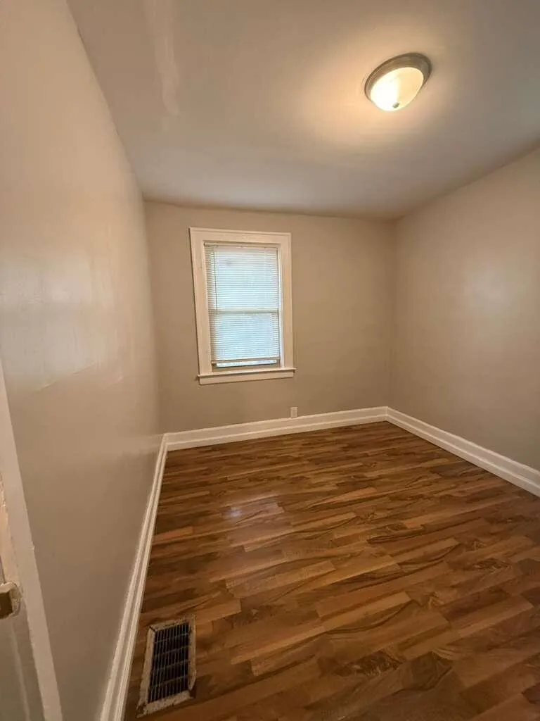 16584 Blackstone Street Detroit, MI 48219