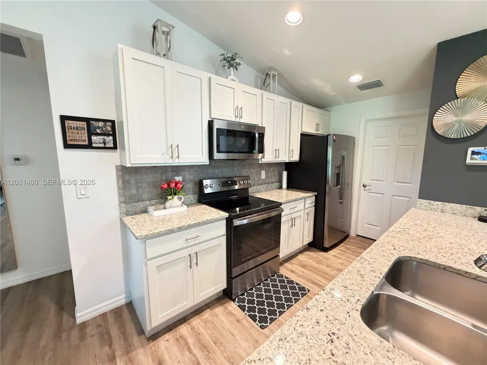 3006 Base Ct La Belle, FL 33935