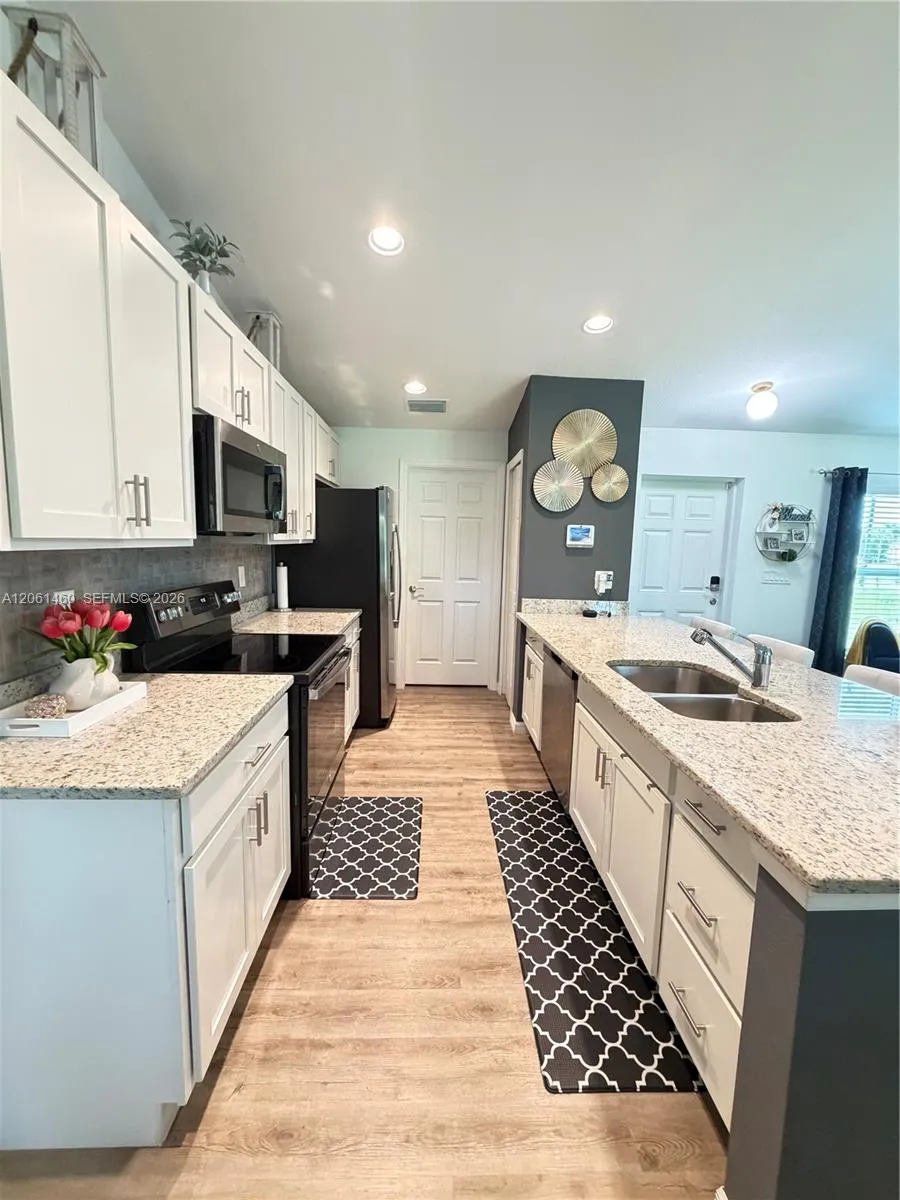 3006 Base Ct La Belle, FL 33935