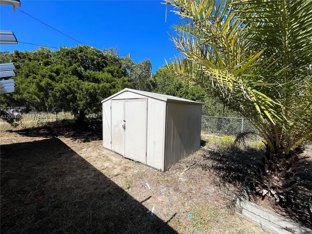 7407 UNIVERSITY DRIVE Hudson, FL 34667