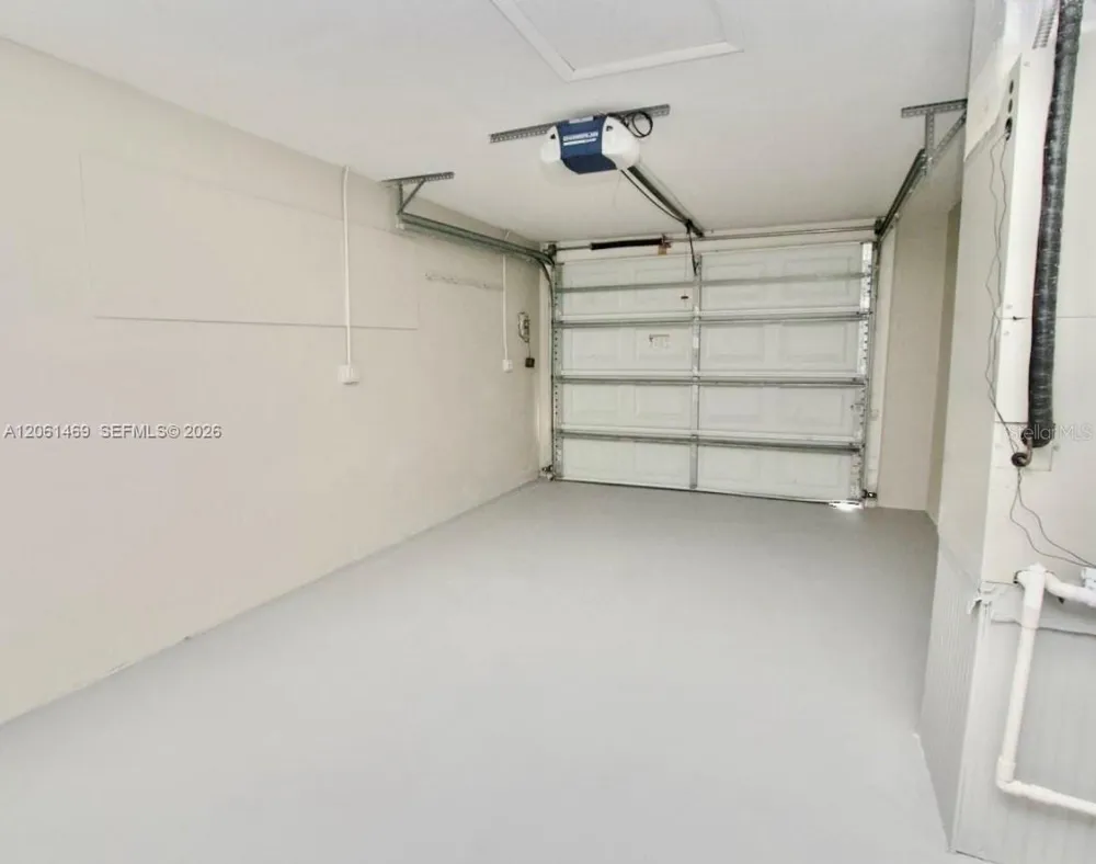 7407 UNIVERSITY DRIVE Hudson, FL 34667