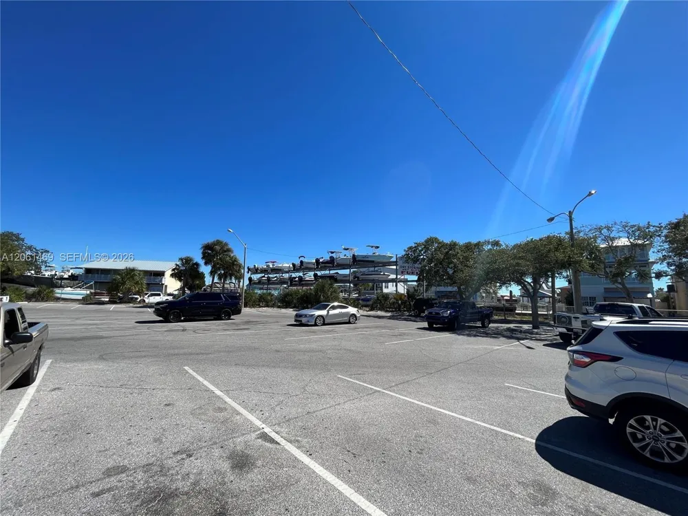 7407 UNIVERSITY DRIVE Hudson, FL 34667