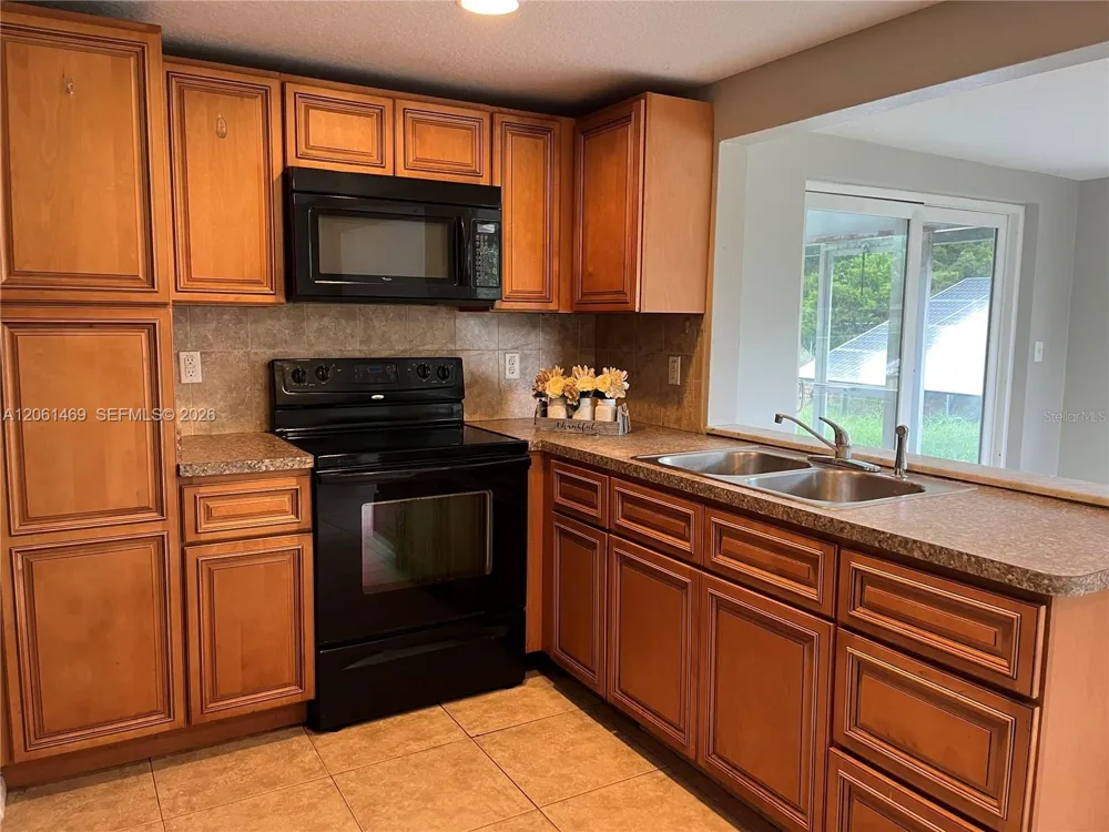 7407 UNIVERSITY DRIVE Hudson, FL 34667
