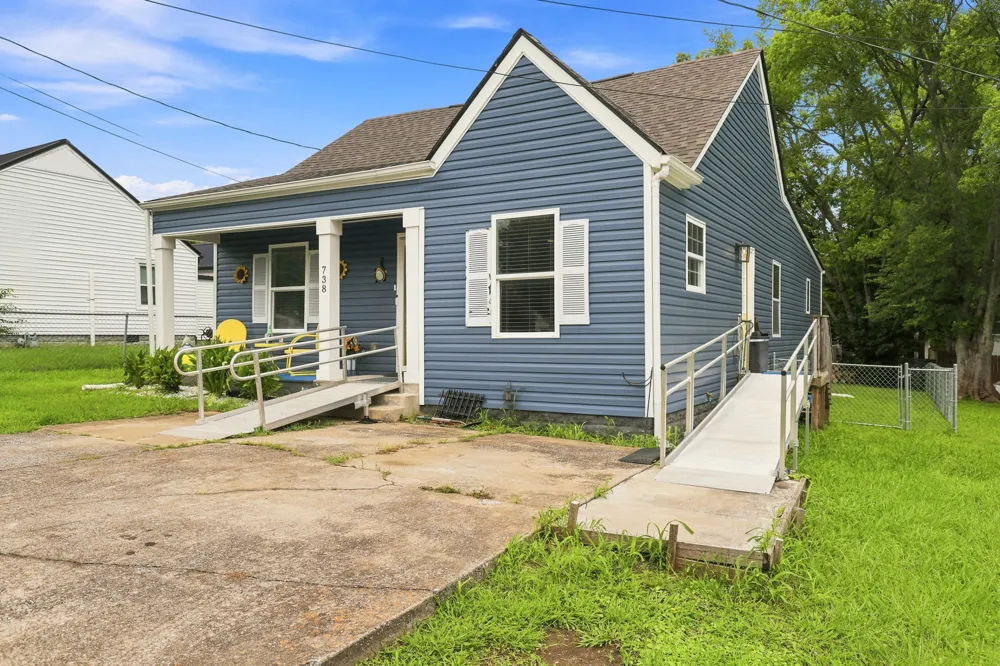 738 Belfast St Lewisburg, TN 37091