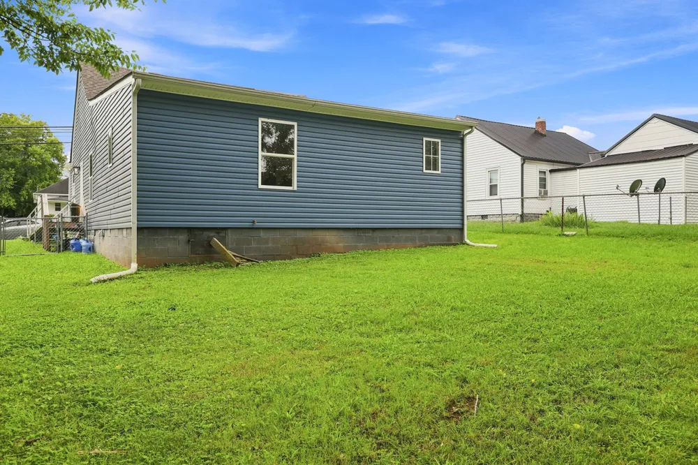 738 Belfast St Lewisburg, TN 37091