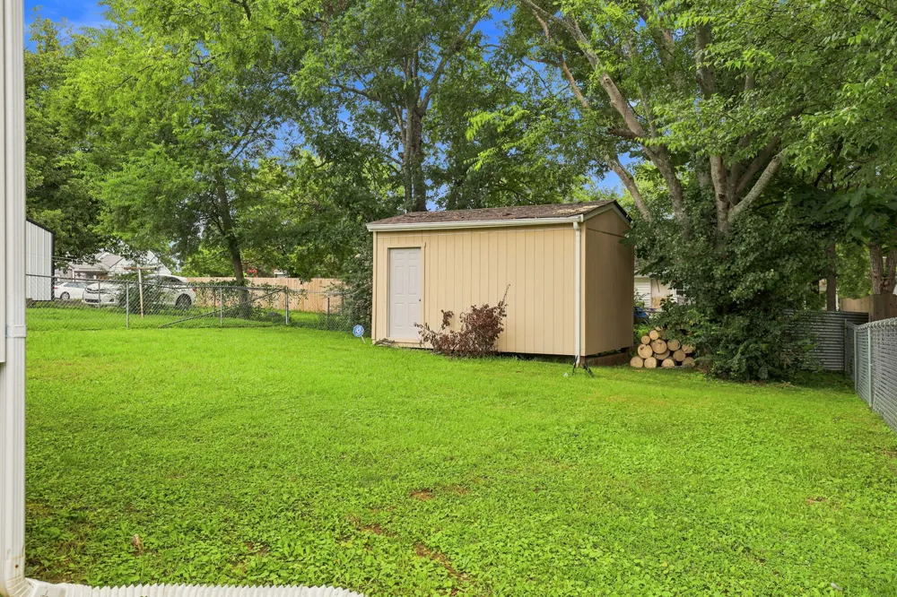 738 Belfast St Lewisburg, TN 37091
