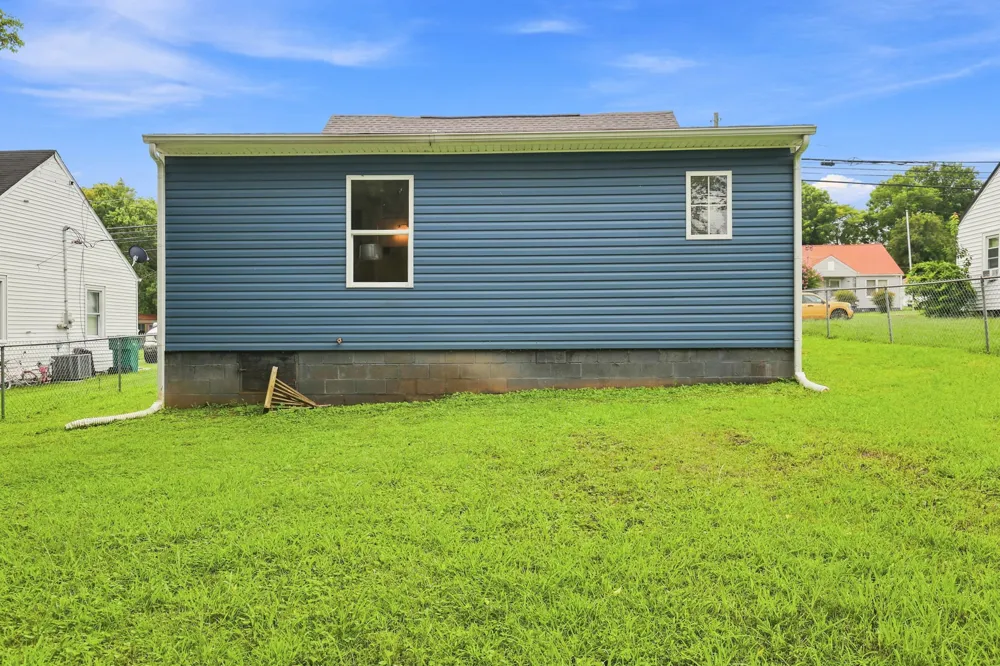 738 Belfast St Lewisburg, TN 37091