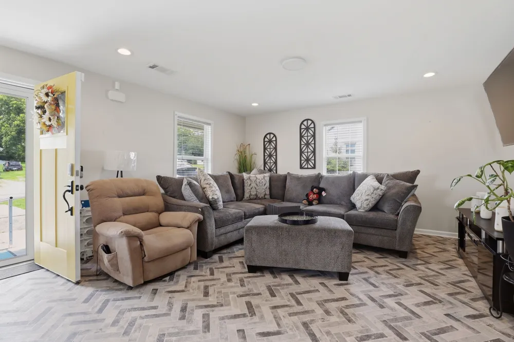 738 Belfast St Lewisburg, TN 37091