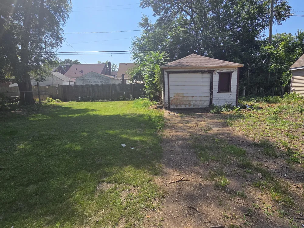 15757 Pinehurst Street Detroit, MI 48238