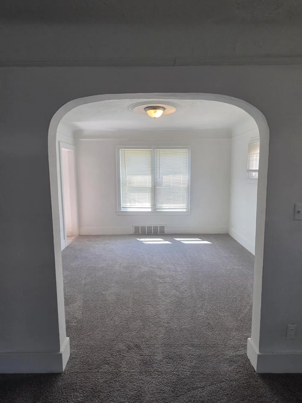 15757 Pinehurst Street Detroit, MI 48238