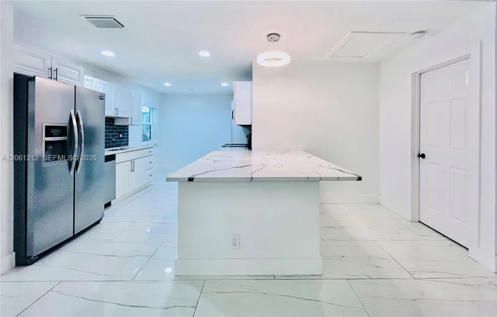 2560 Calamondin Cir Coconut Creek, FL 33063