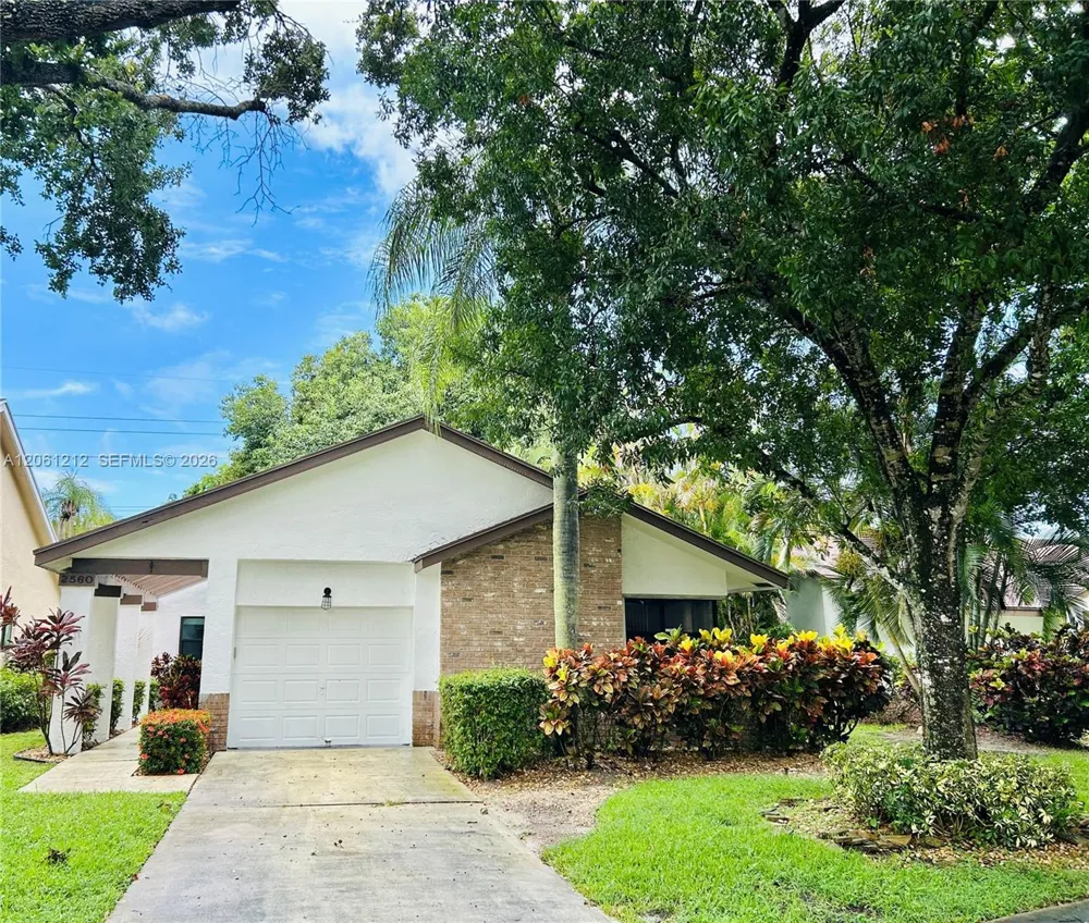 2560 Calamondin Cir Coconut Creek, FL 33063