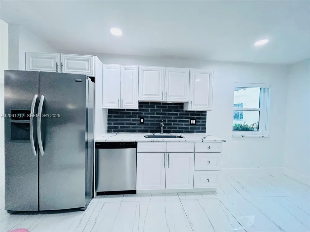 2560 Calamondin Cir Coconut Creek, FL 33063