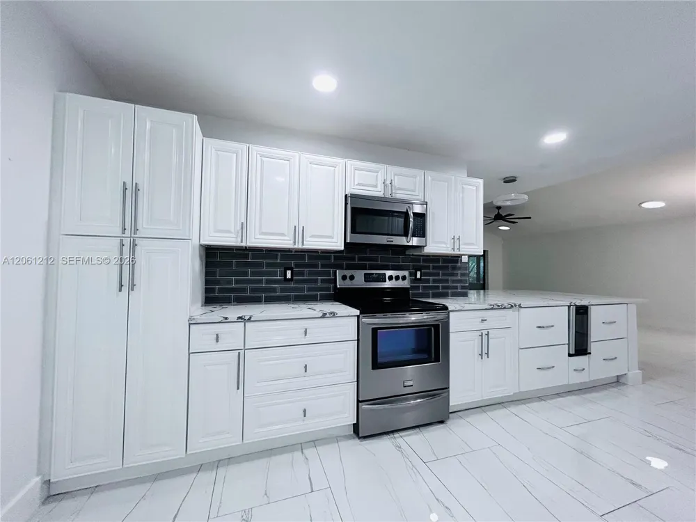 2560 Calamondin Cir Coconut Creek, FL 33063