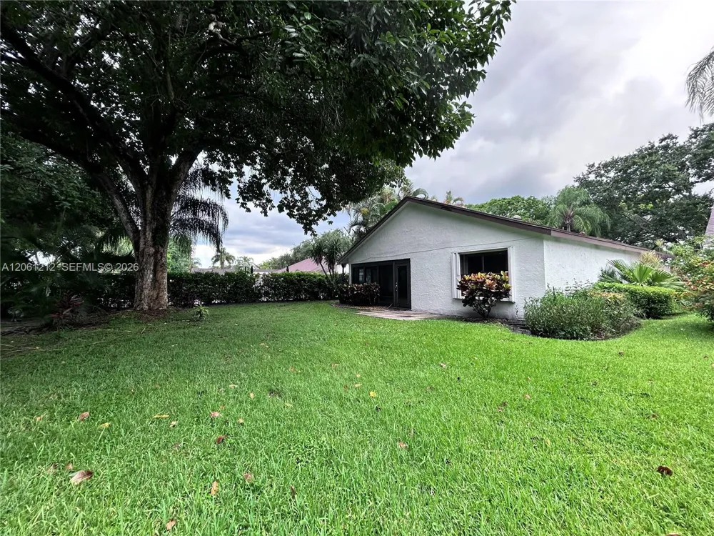 2560 Calamondin Cir Coconut Creek, FL 33063