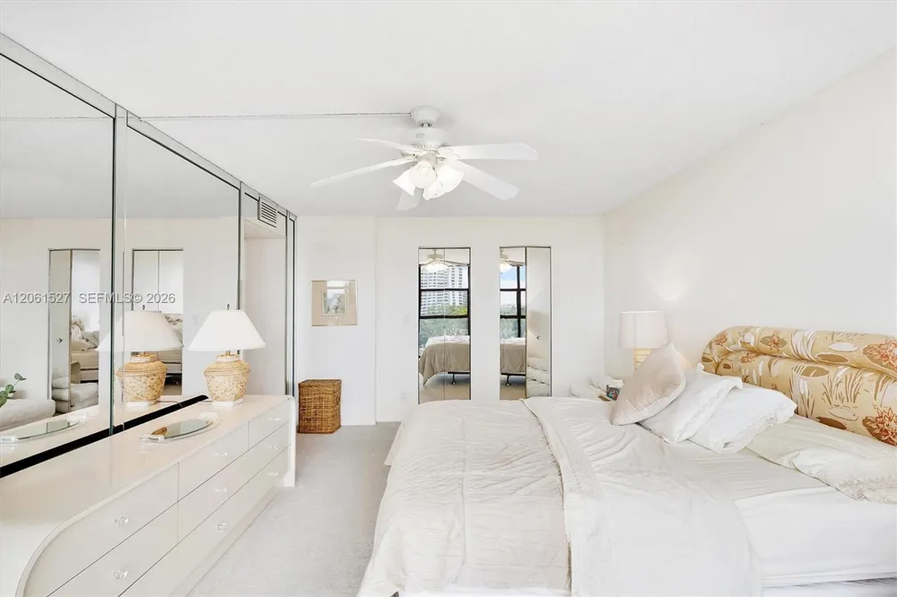 600 Parkview Dr #709 Hallandale Beach, FL 33009