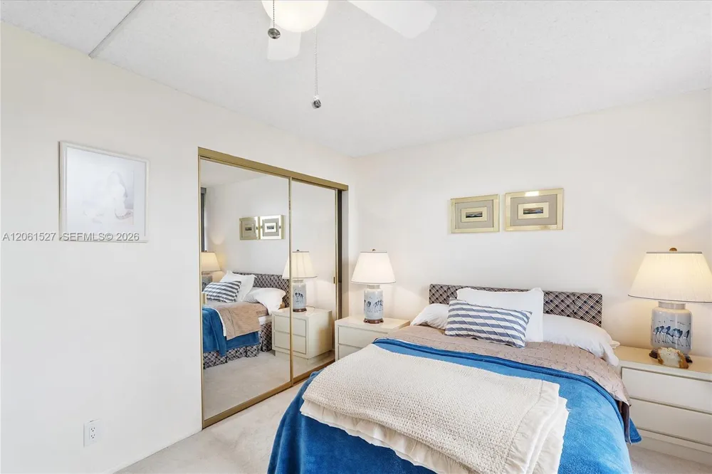 600 Parkview Dr #709 Hallandale Beach, FL 33009