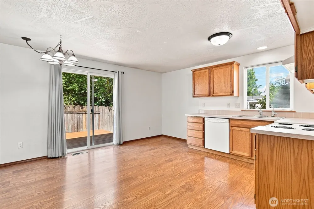106 Mission Kelso, WA 98626