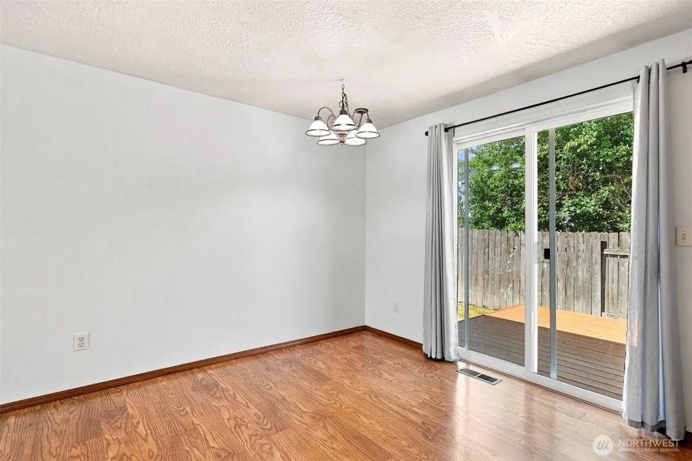 106 Mission Kelso, WA 98626