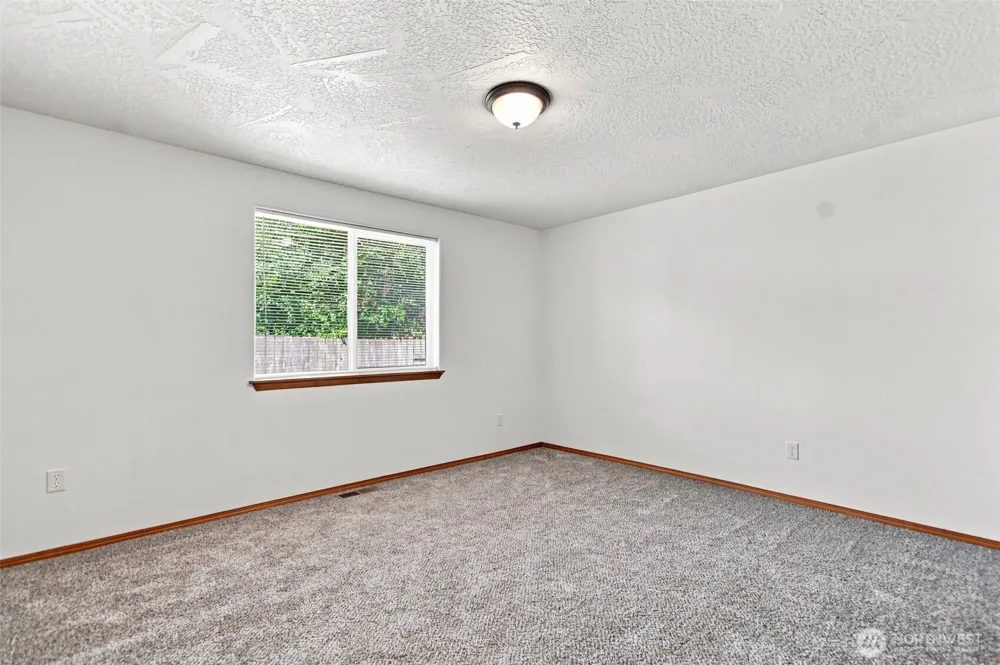 106 Mission Kelso, WA 98626