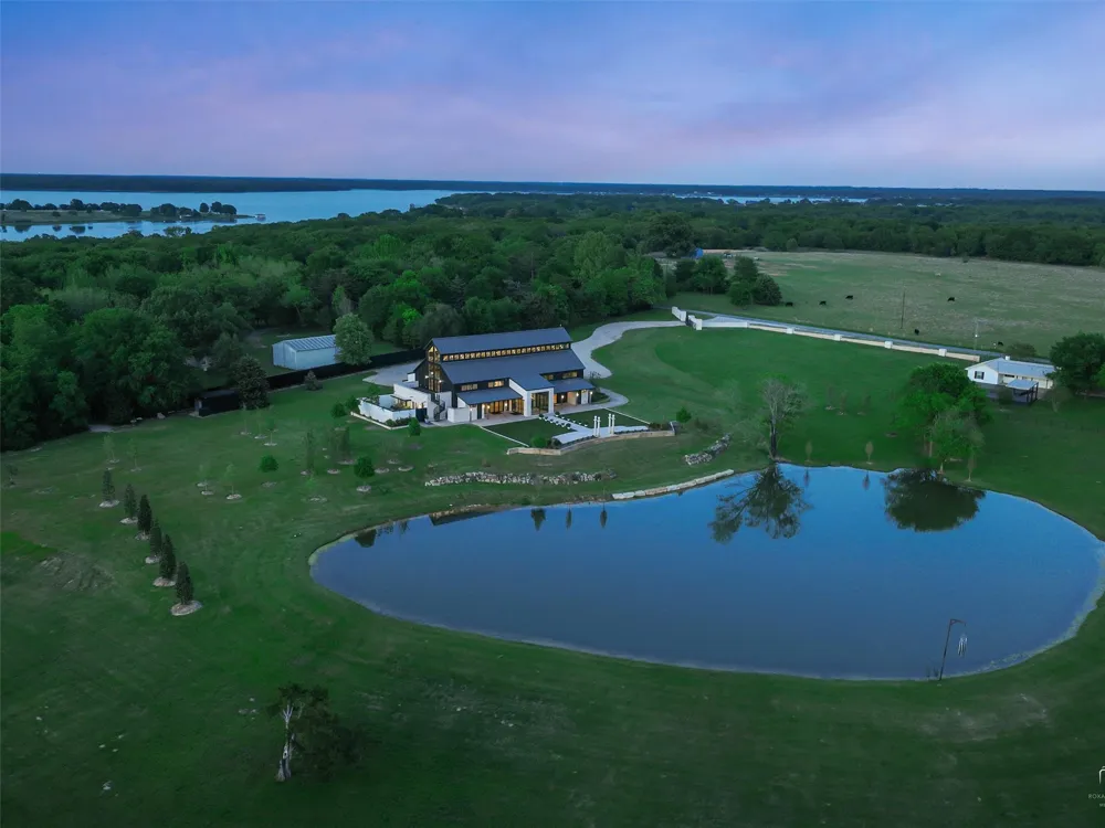 2769 RS County Road 3160 Emory, TX 75440