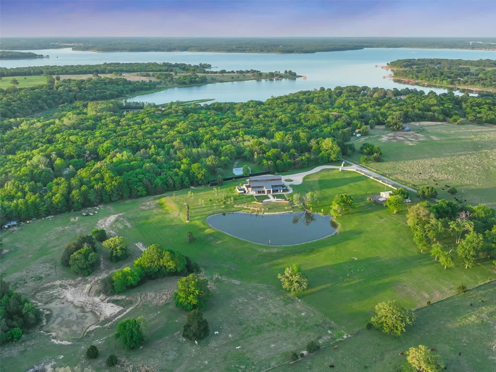2769 RS County Road 3160 Emory, TX 75440