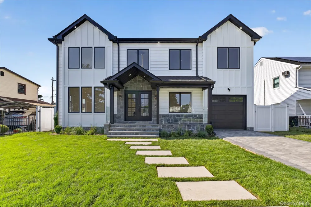 44 Meadow Lane Levittown, NY 11756