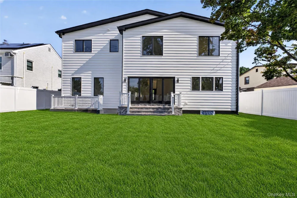 44 Meadow Lane Levittown, NY 11756