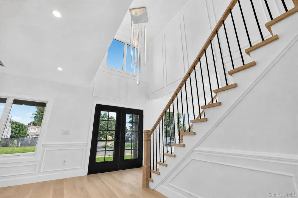 44 Meadow Lane Levittown, NY 11756
