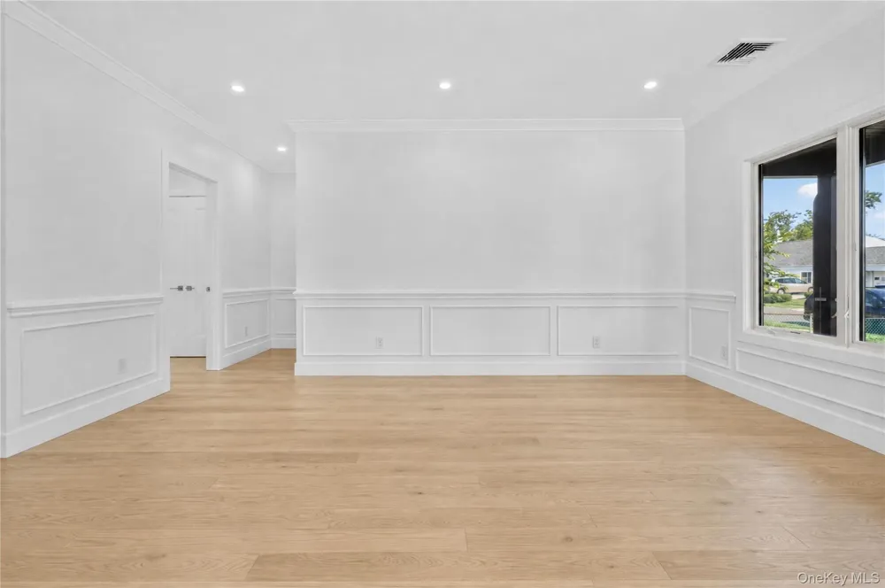 44 Meadow Lane Levittown, NY 11756