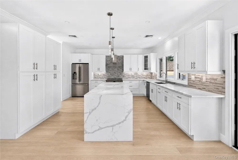 44 Meadow Lane Levittown, NY 11756