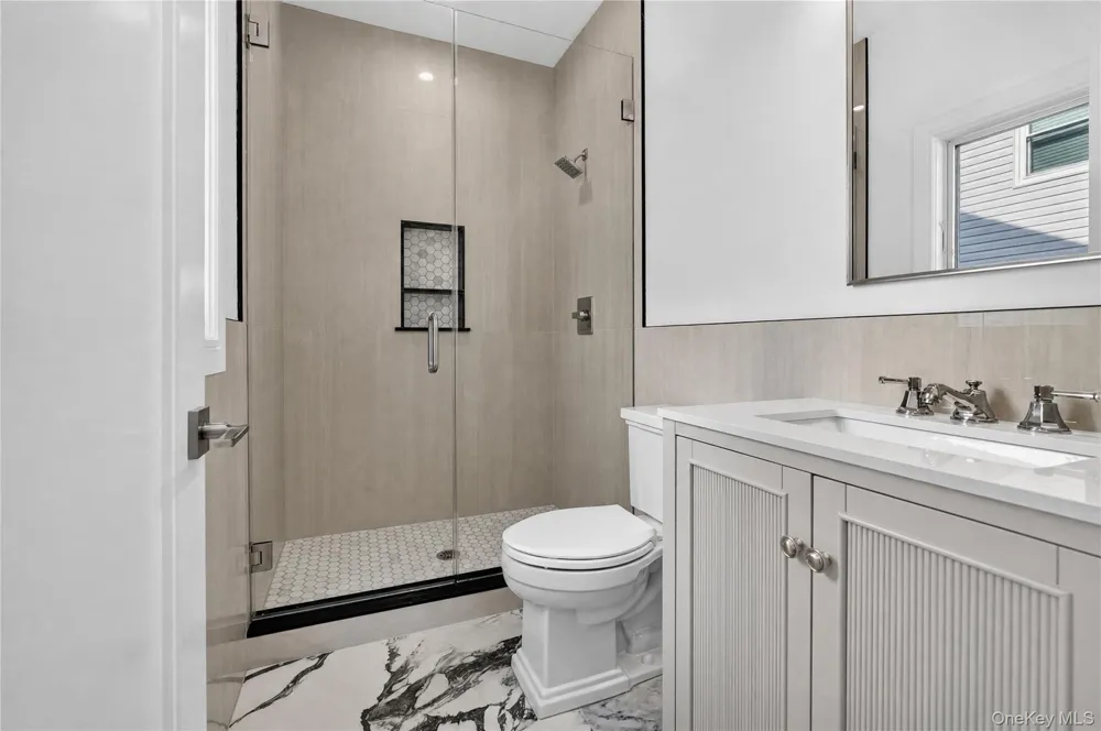 44 Meadow Lane Levittown, NY 11756