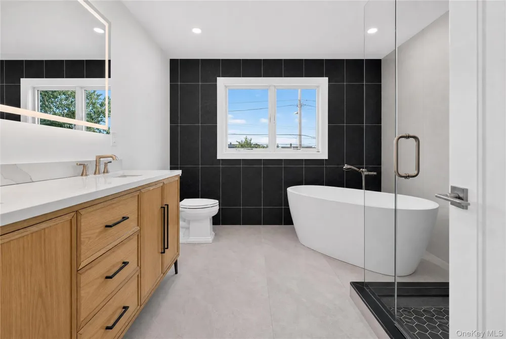 44 Meadow Lane Levittown, NY 11756